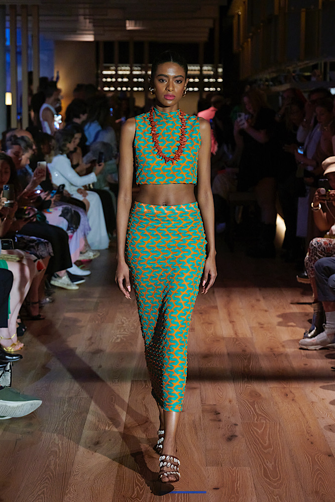 New York Fashion Week Goes Green with Dur Doux's “Sous-Marine” Collection