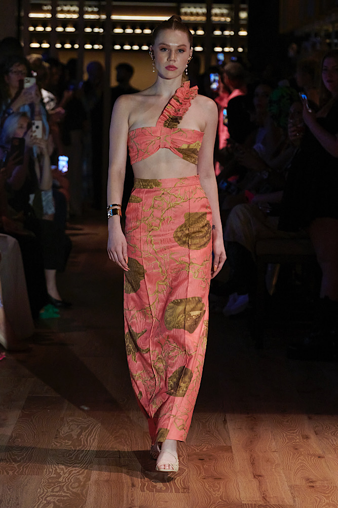 New York Fashion Week Goes Green with Dur Doux's “Sous-Marine” Collection